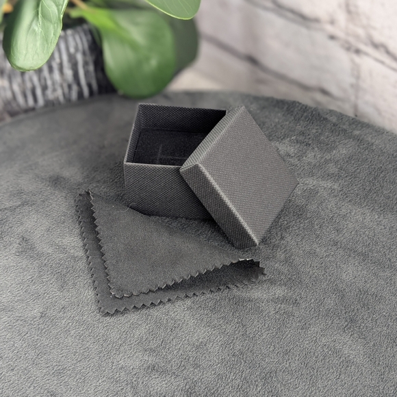 Silver color wide band thumb ring, unisex - Picture 5 of 6